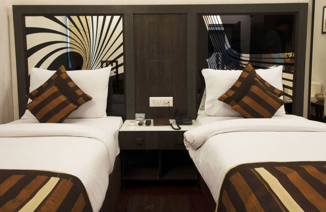 Hotel Pitrashish Premium
