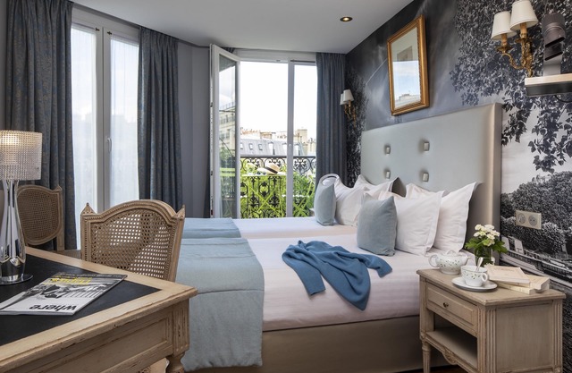 Hotel Plaza Elysées