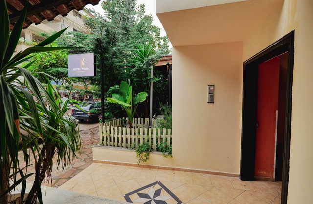 Hotel Porti