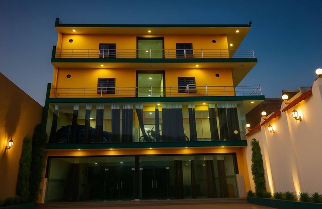 Hotel Pragati palace