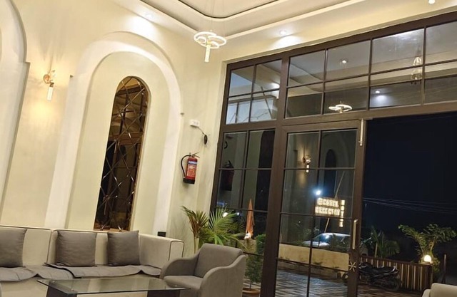 Hotel Prakhyat