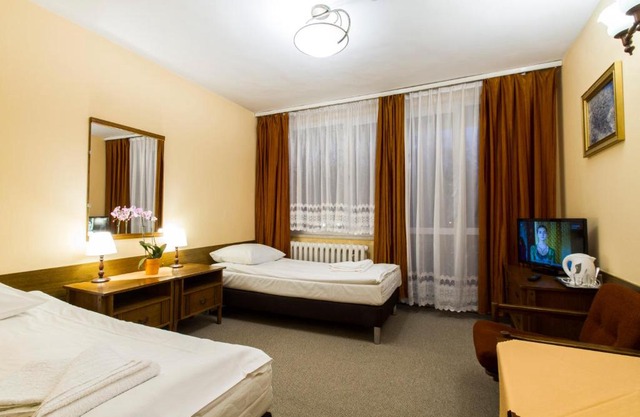 Hotel PRL RZEMIEŚLNIK