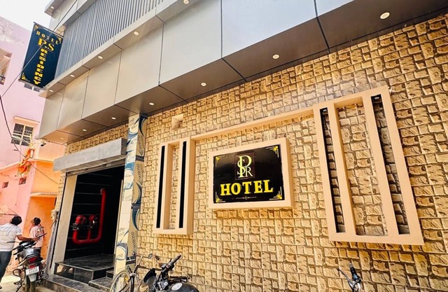 Hotel PSR Residency - near Temple & Ghat