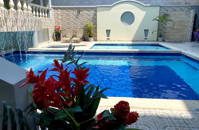 Hotel Puerta de Oro