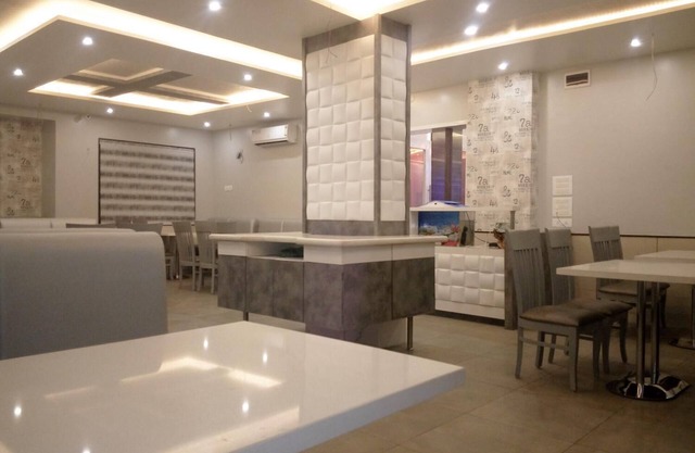 Hotel Pushpak Park