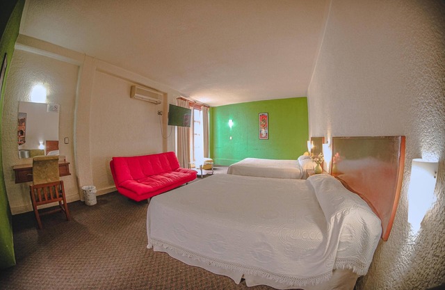 HOTEL Q