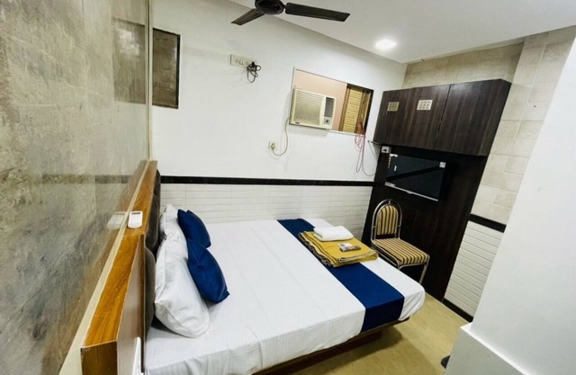 HOTEL RADHA PALACE