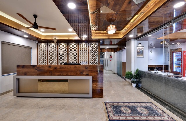 Hotel Radhika