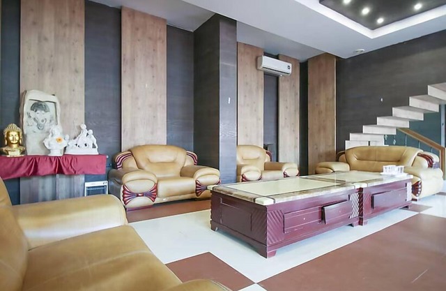 Hotel Radhika