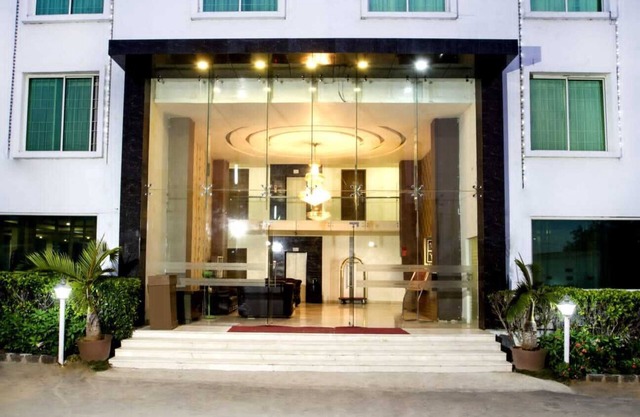 Hotel Rainbow International Airport Road