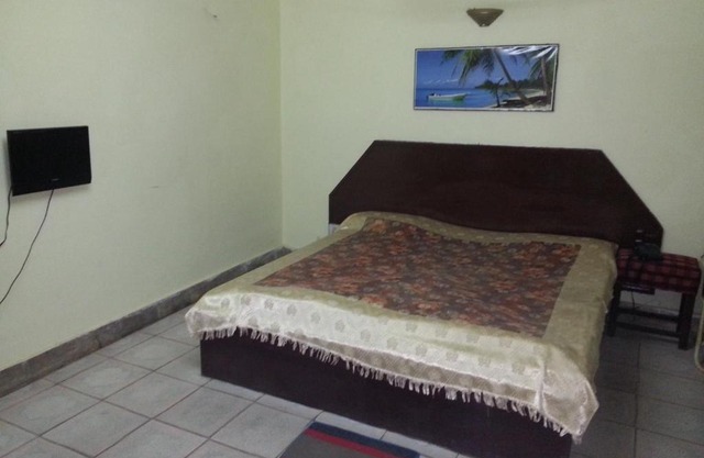 Hotel Raj By WB Inn