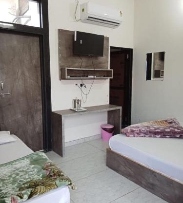 Hotel Raj krishnam khatushyamji