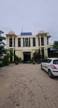 Hotel Raj palace
