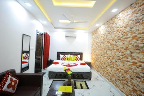 Hotel Rajani Best Hotel In Bareilly AC OR NON AC Room