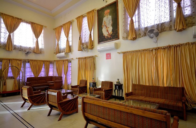 Hotel Rajputana Palace