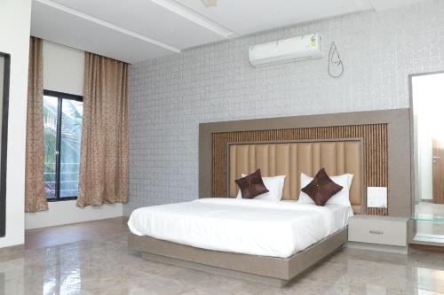 Hotel Ramji Family Garden Lodging restaurant