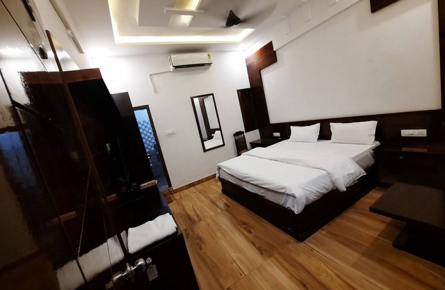HOTEL RANA INN