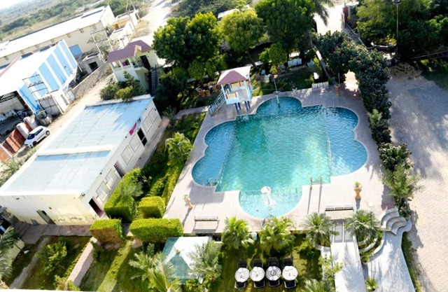 Hotel Rani Bagh Resort