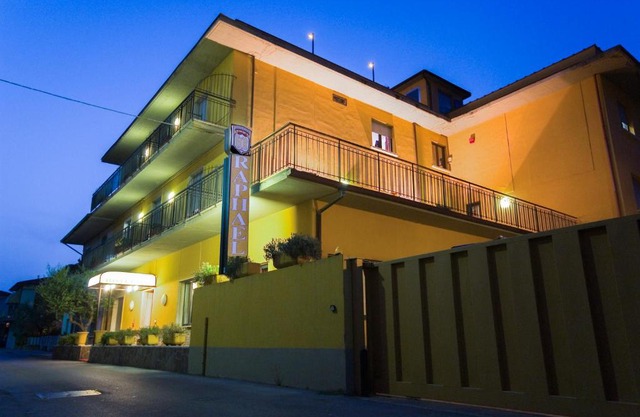 Hotel Raphael