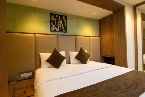 Hotel Ratna Paradise Thane West