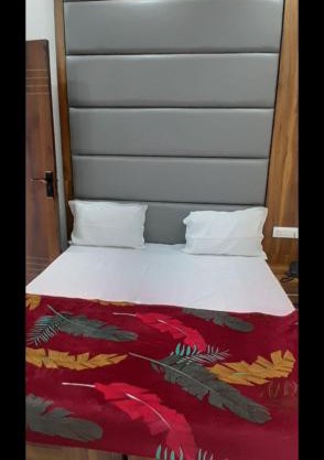 Hotel Regal railway road near state Bank of India Saharanpur