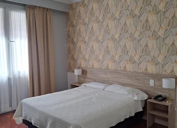 HOTEL REGIS