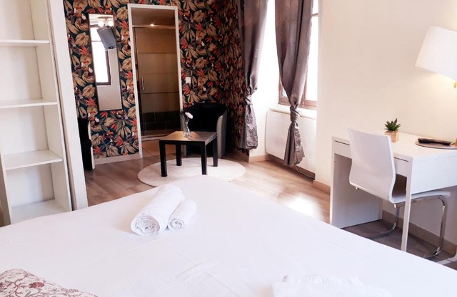 Hotel renaissance martigues