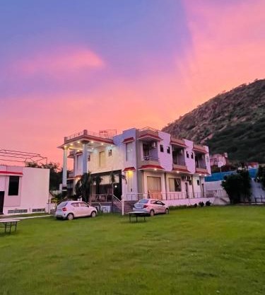 Hotel & Resort Virasat inn