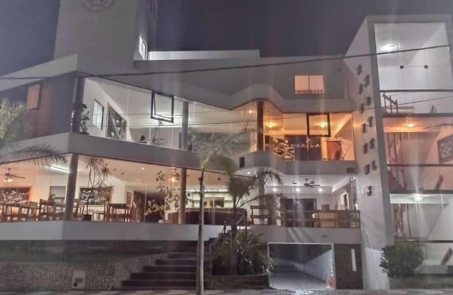 Hotel Reviens