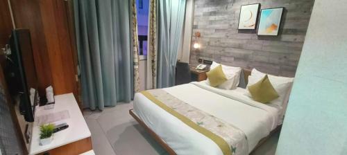Hotel RG Exclusive - Akola