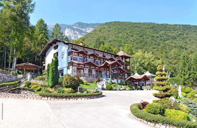 HOTEL RISTORANTE SCOIATTOLO