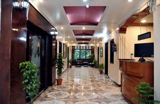 HOTEL RIZ VARANASI