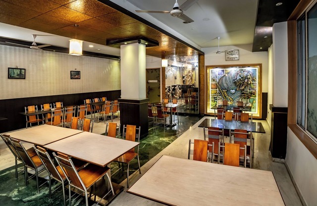 Hotel RKV Residency