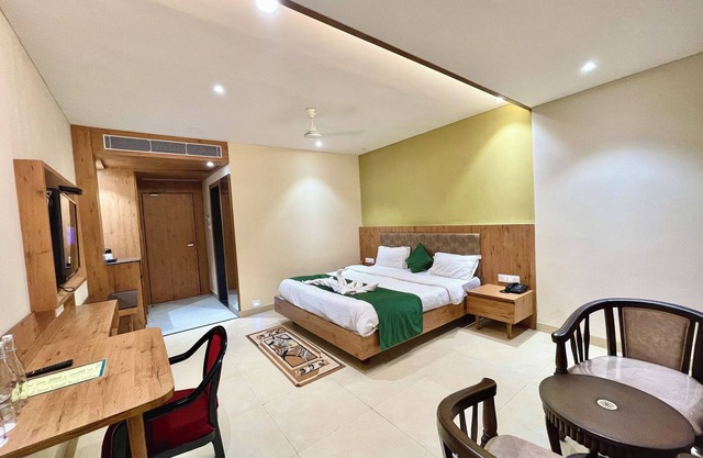 Hotel Rockbay-near sea beach & temple