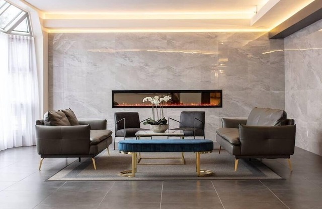 HABITACIÓN DEL HOTEL DOWTOWN LAVAL GRAN ESTUDIO -LUGAR BELL, estacionamiento gratuito