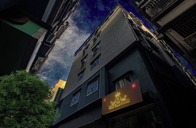 HOTEL ROYAL CROWNE
