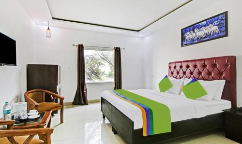 Hotel Royal Empirre Near PEC-PGI-PU-Sukhna Lake-Rock Garden-Rose Garden Chandigarh