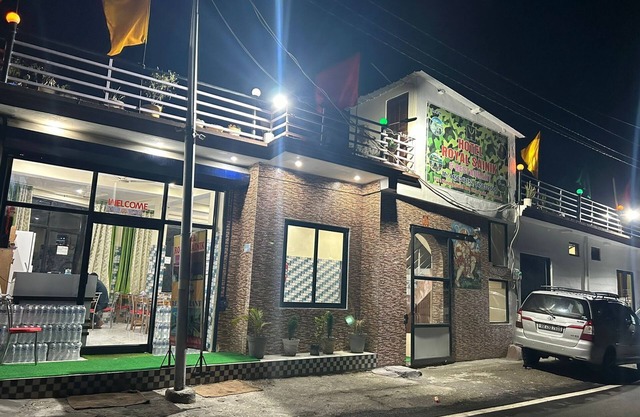 Hotel Royal Sainik