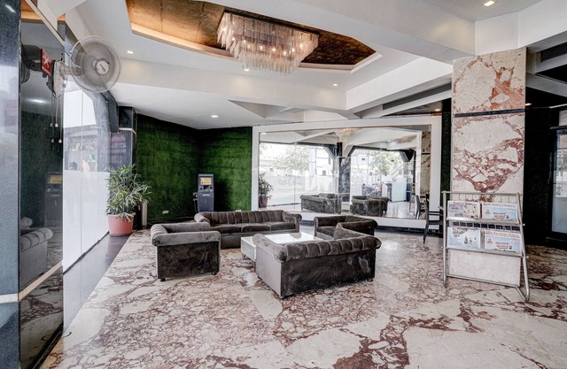 Hotel RR Suites - Near LODHA Xperia Mall