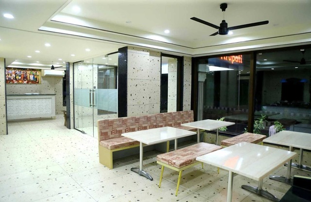 HOTEL SAFRRON STAY