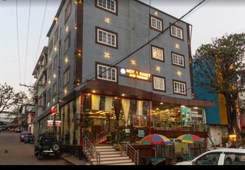 Hotel Saket ! Couple Friendly Family Hotel !