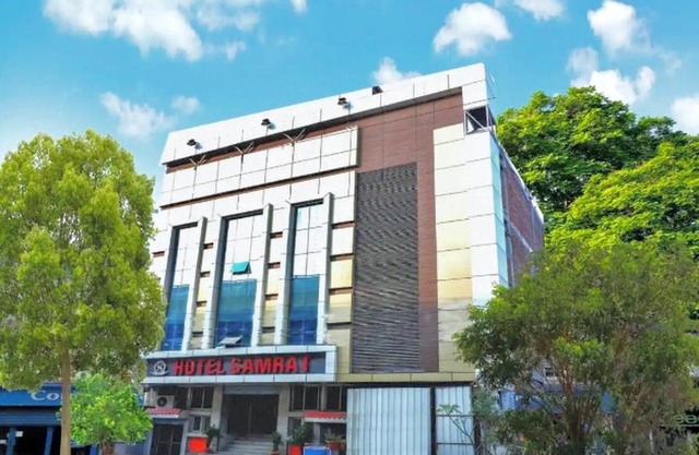 Hotel Samrat, Jhansi