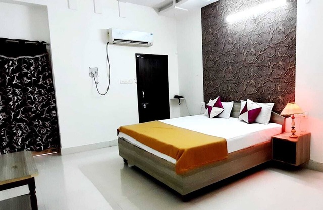 Hotel Santosh