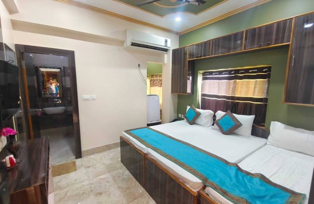 Hotel Sarnath International