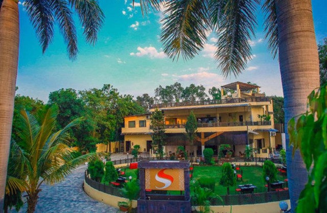 Hotel Saroj Sagar