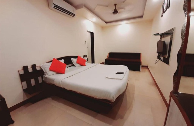 Hotel Savera Palace Stays