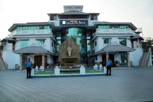hotel savera park