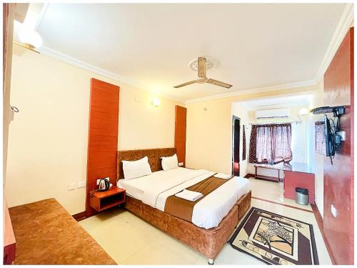 Hotel SB INN Near Jagannath Temple & Sea Beach -Free Wi-Fi- Restaurant & Free Parking Facilities # All Room Attached Balcony with Fully Air Conditioned # Best Luxuary Hotel