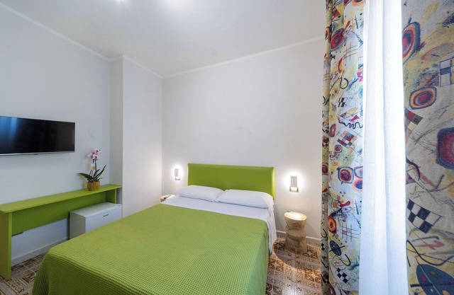 hotel Scafati camera da letto. Vicino Pompei e Napoli Climatizzato con Bagno