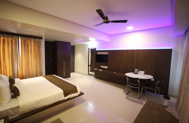 Hotel Seven Sky